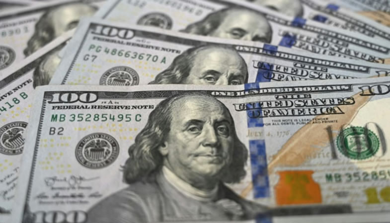 Dólar abre con leve alza y se mantiene sobre los $795, ante conflicto Rusia-Ucrania