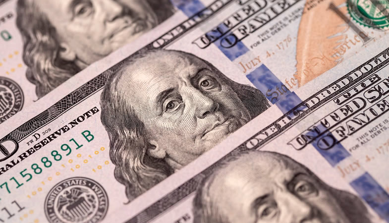 Dólar se cotiza en su nivel más bajo en 6 meses y mercado está expectante ante un eventual 5to retiro