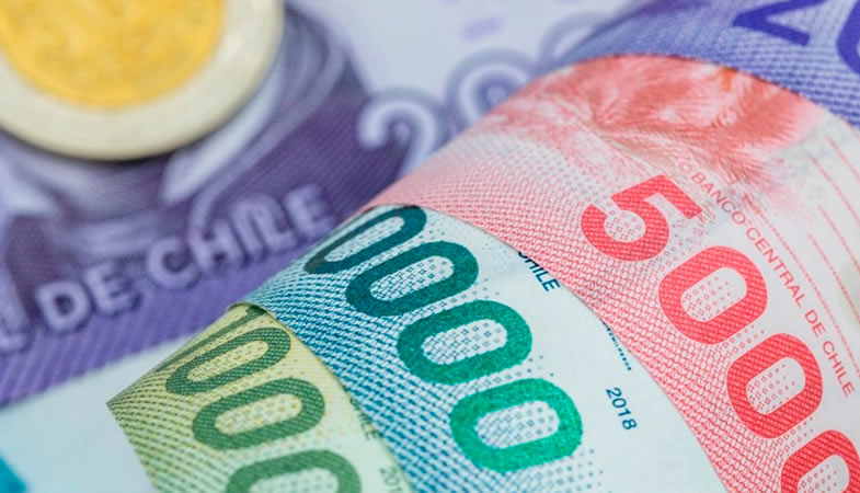 Peso chileno se aprecia frente al dólar, tras los rechazos a los dos proyectos de retiros de fondos previsionales