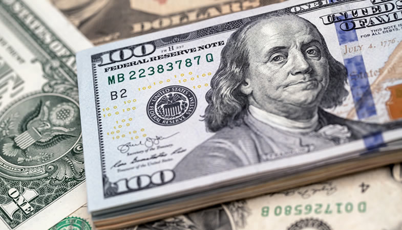 Precio del dólar se ubica bajo los $1.000, tras intervención del Banco Central