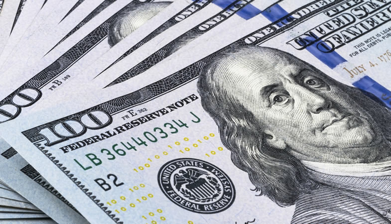 Dólar cae $10 en su apertura y se cotiza en $812, marcada por la decisión de la FED