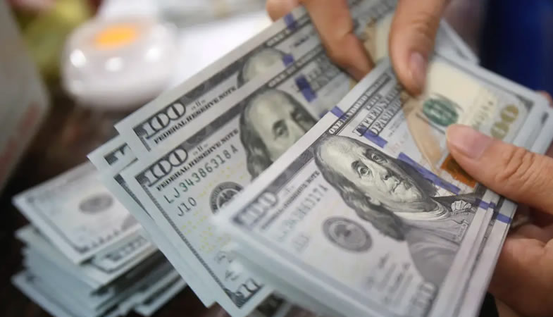 Hacienda extiende plan de venta de dólares en hasta US$ 2.000 millones mensuales