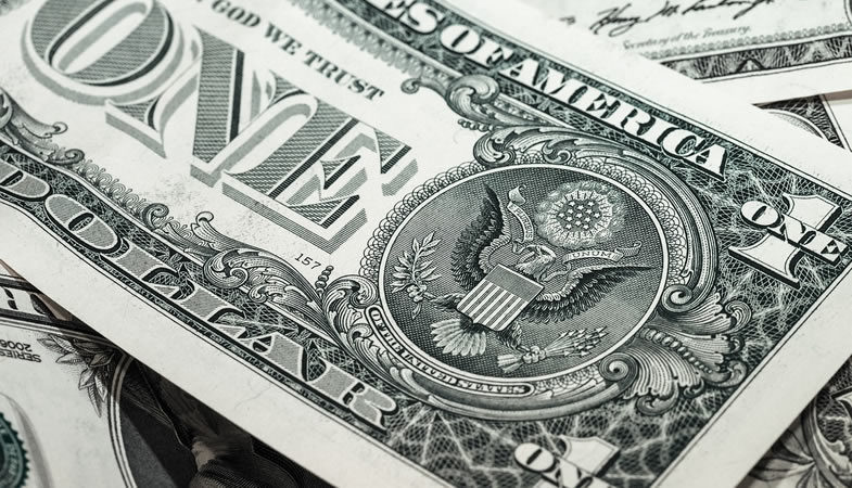 El dólar sube hasta los $960 mientras el cobre retrocede tras emergencia en yacimiento
